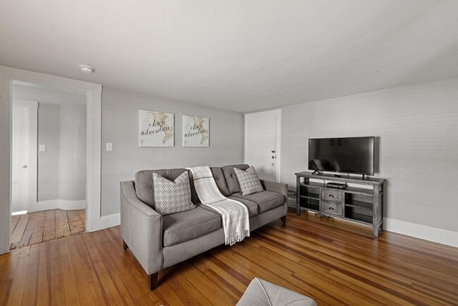 Photo - 23 Portsmouth Ave