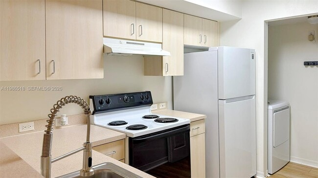 Building Photo - 677 SW 111th Ave Unit 204