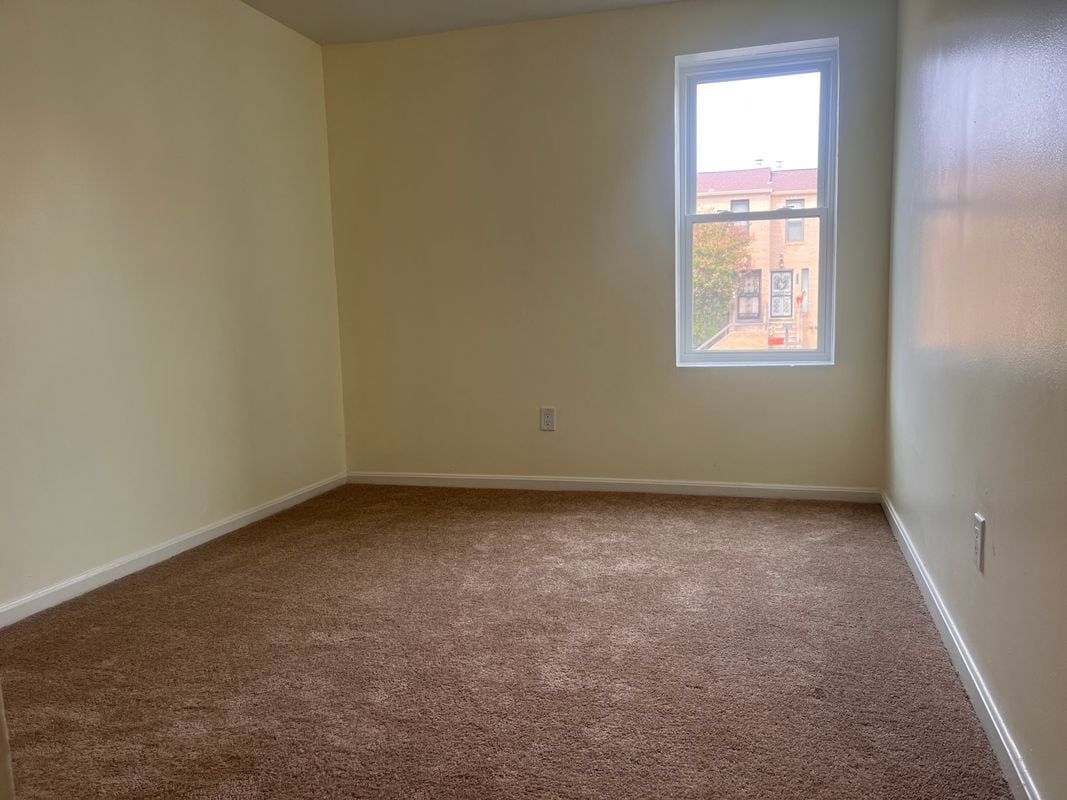 Photo - 2747 31st Pl NE
