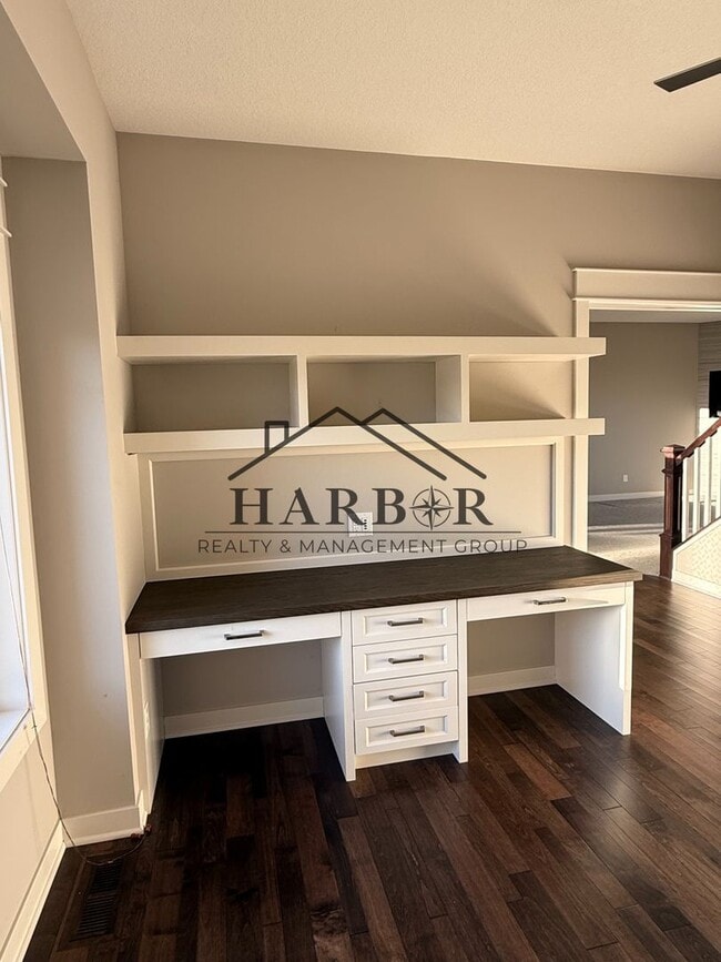 Photo - 2049 Kerry Dr NE