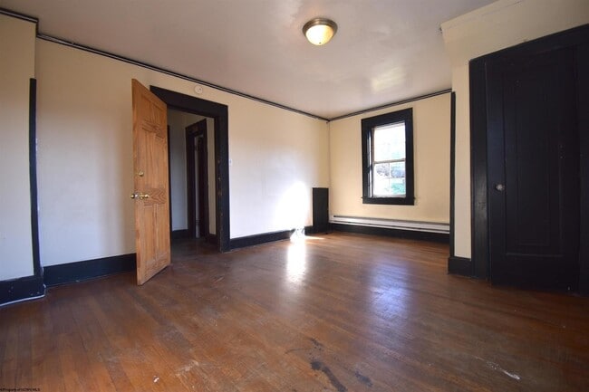 Photo - 662 Spruce St