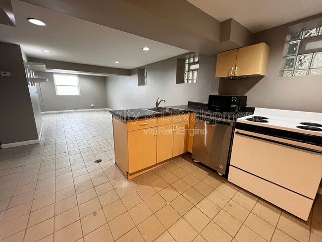 Photo - 2227 N Clybourn Ave Unit G