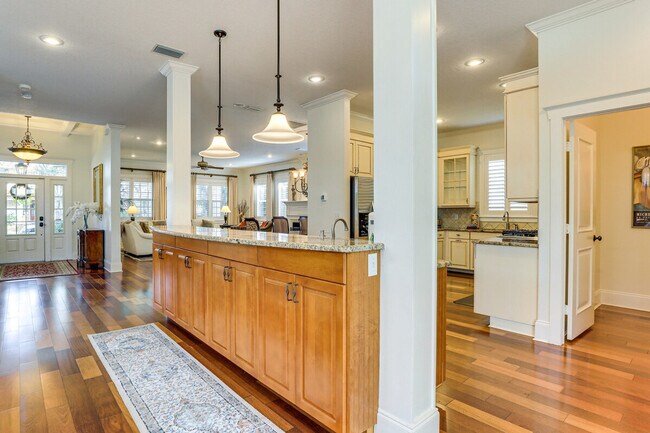 Building Photo - 166 21st Ave N Unit ID1385957P