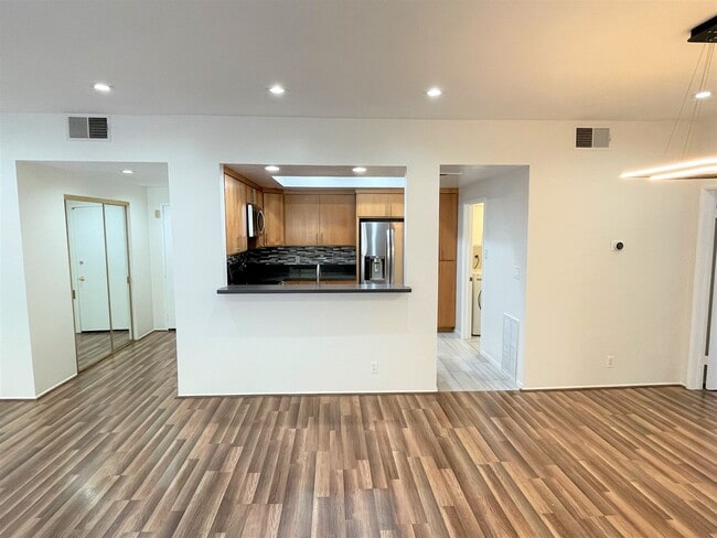 Building Photo - Parekh/Matilla Group Unit G-154