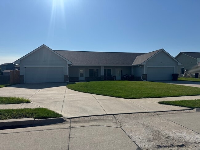 Building Photo - 12204 N 149th Cir Rental