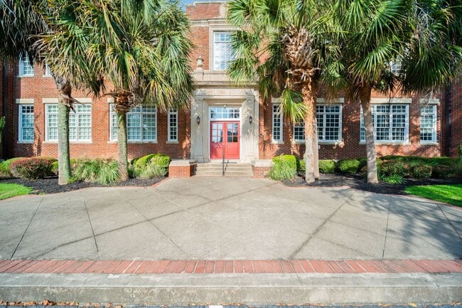 Building Photo - Charming 2-bedroom Condo- Old Shandon
