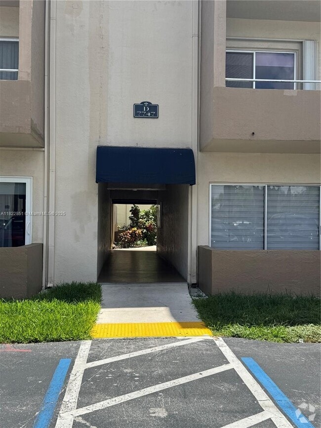 Building Photo - 7747 SW 86th St Unit D-206 Rental