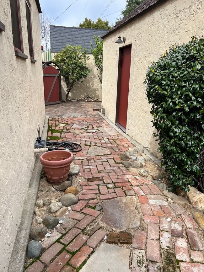 Charming upgraded home in Historic Redlands! Rental House Rental in