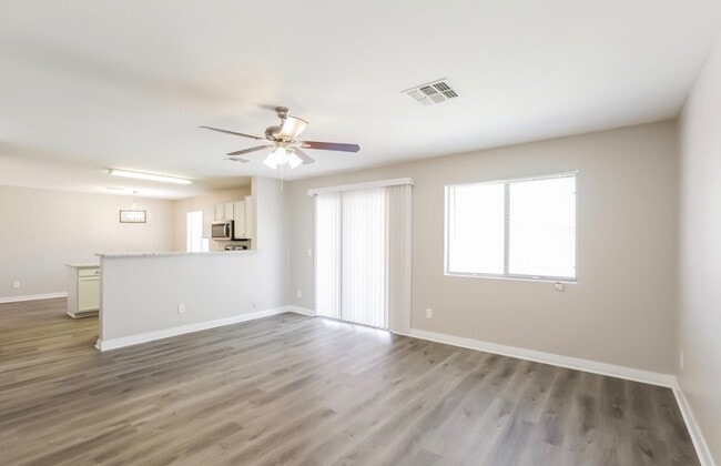 Photo - 3134 W Wayland Dr