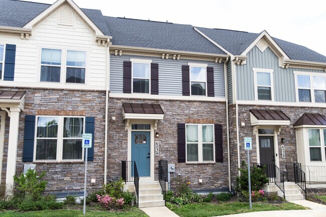 Building Photo - 6036 Goshawk St Rental