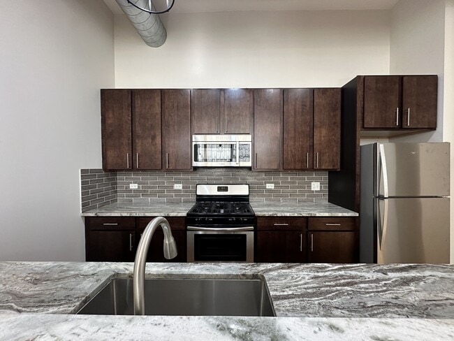 Photo - 1432 W 21st St Unidad 903