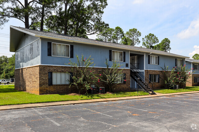 Building Photo - West Town Apartments