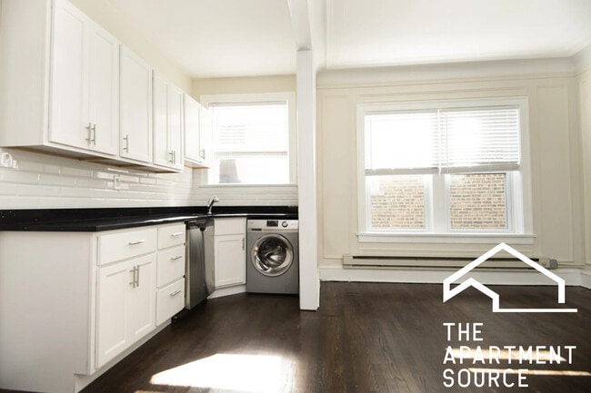 Building Photo - 327 Kedzie St Unit 3