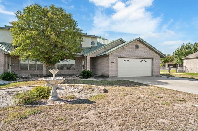 Photo - 854 Lago Vista Dr