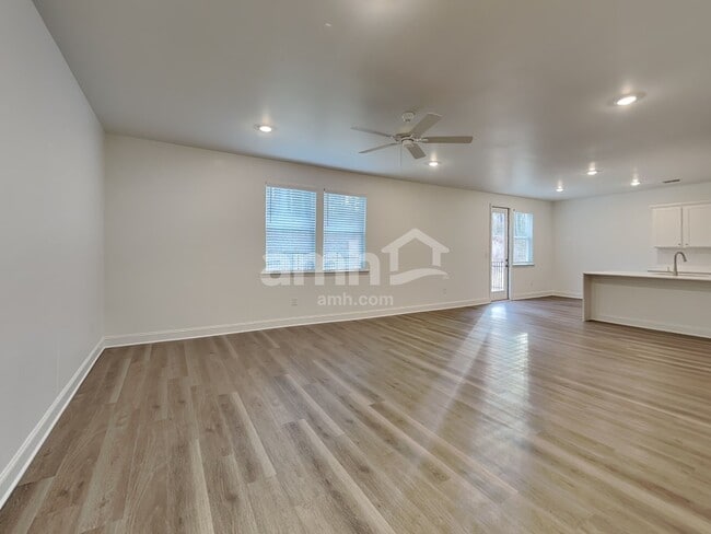 Photo - 1419 Aquamarine Dr