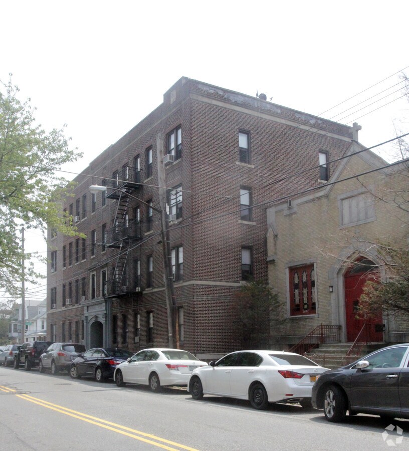 Photo - 2018 Voorhies Ave