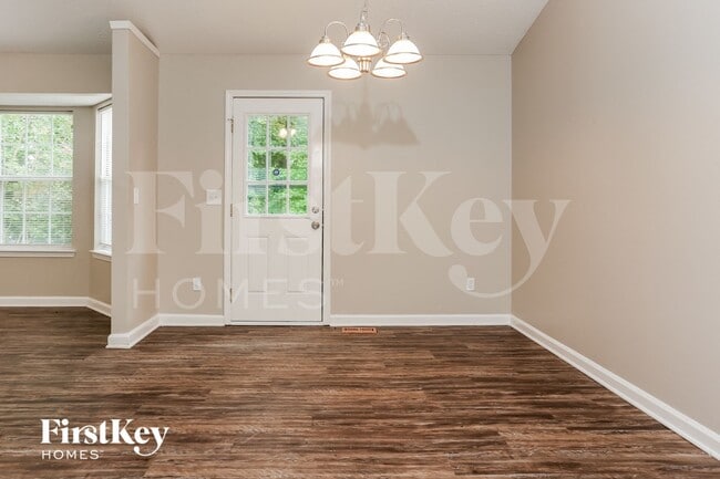 Photo - 6319 Hillview Ln