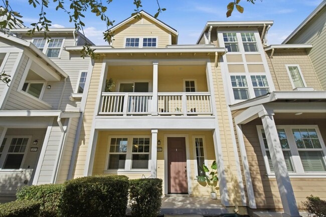 Building Photo - 394 Circuit Wy