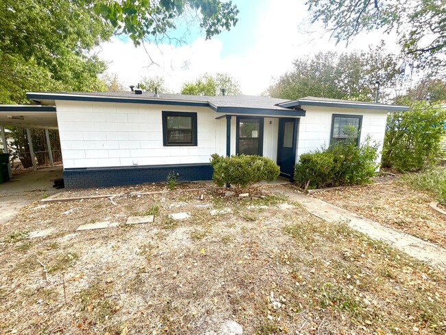 *COMING SOON* NEWLY RENOVATED! 3 Bedroom /... - *COMING SOON* NEWLY RENOVATED! 3 Bedroom /... Casa