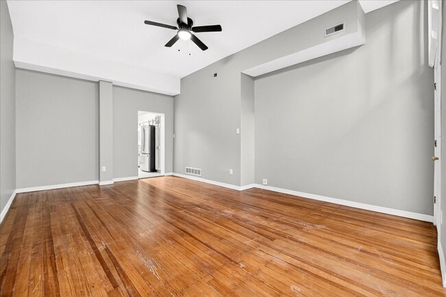 Photo - 2352 S 10th St