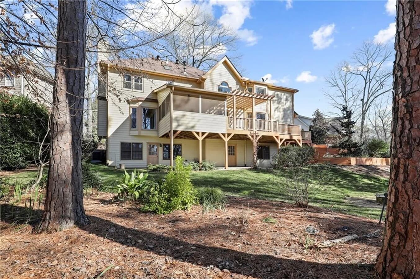 Photo - 890 Kings Arms Way