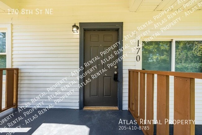 Photo - 170 8th St NE