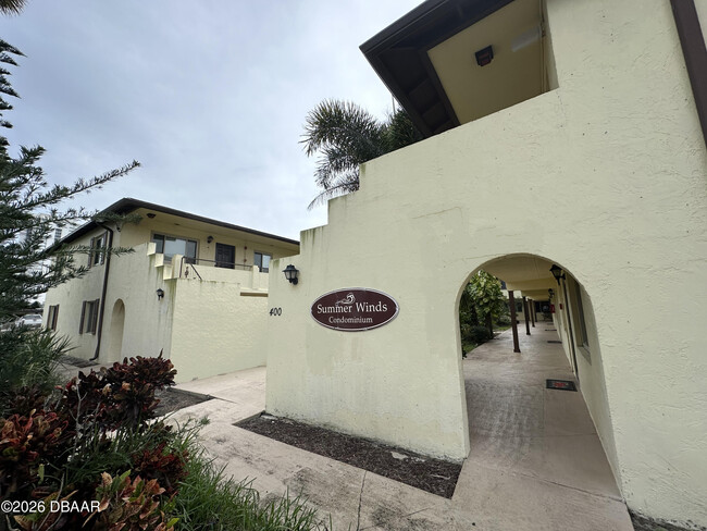 Building Photo - 400 Oakridge Blvd Unit 180