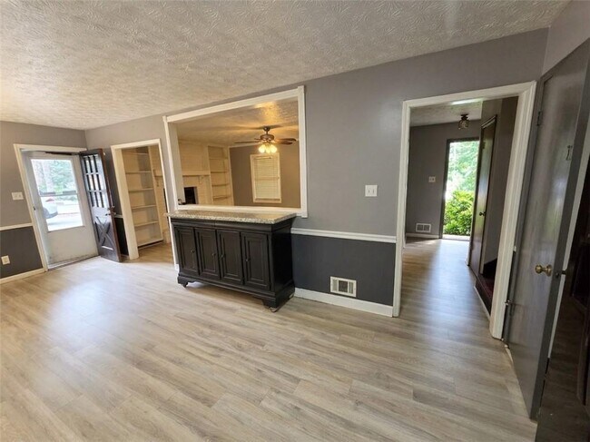Photo - 1357 Monfort Rd