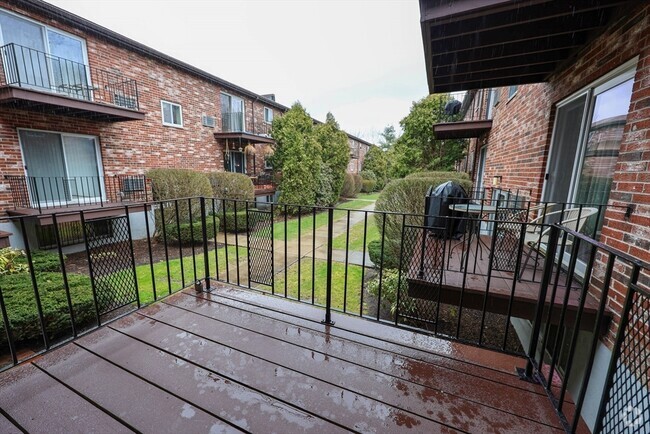 Building Photo - 35 Westgate Rd Unit #4 Rental