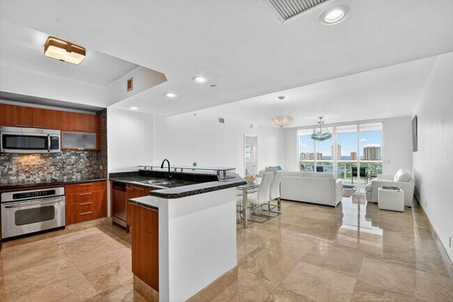 Photo - 2640 Lake Shore Dr