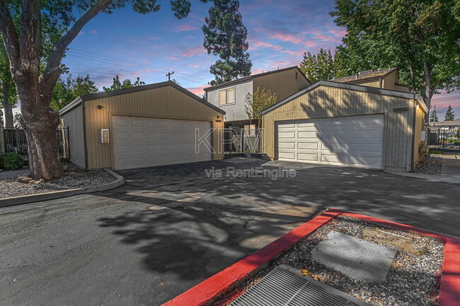 Building Photo - 955 Academy St