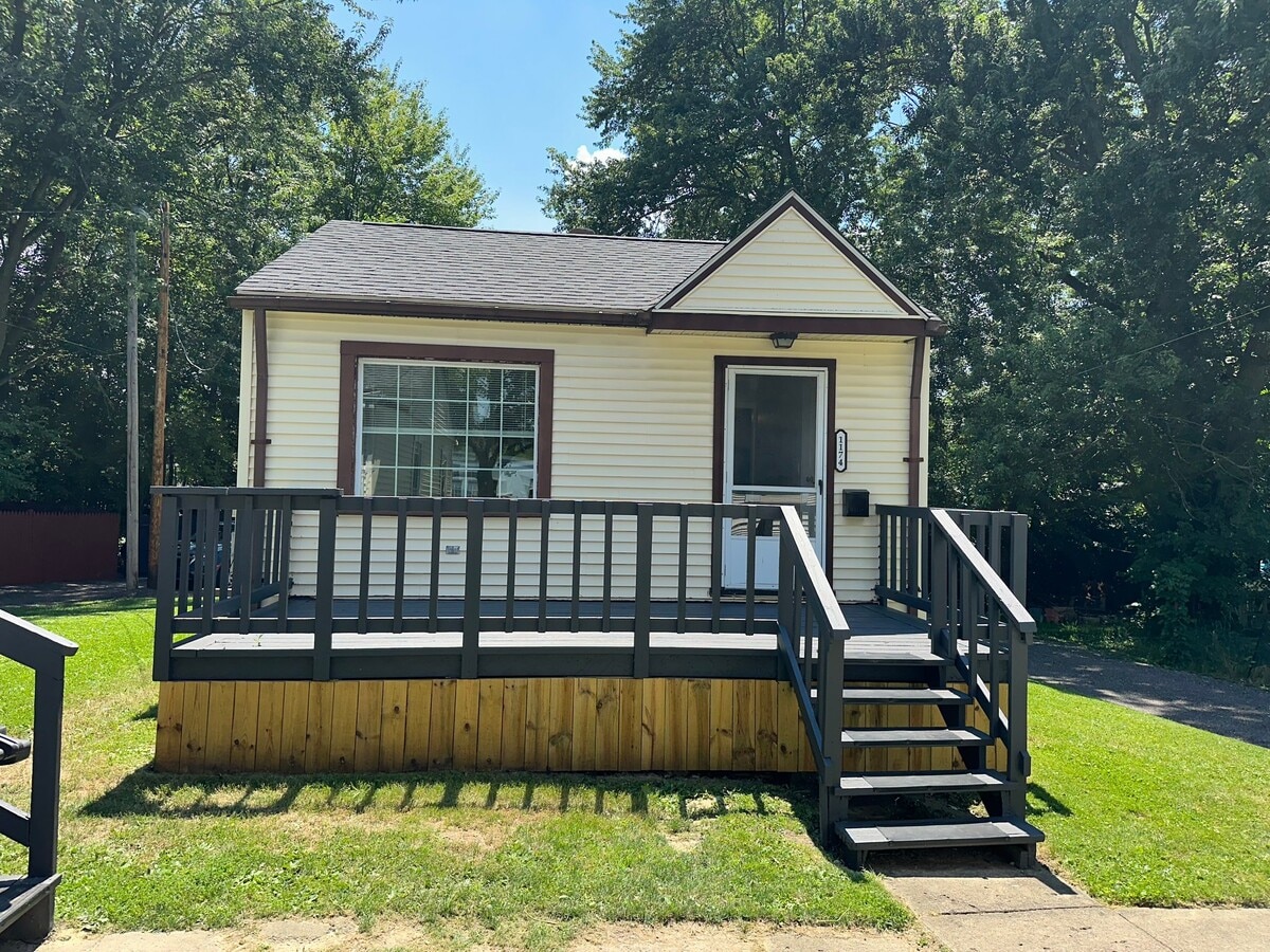 Photo - 1174 Youngstown Rd SE