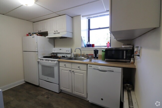 Building Photo - 34 A Park St Unit B8 Rental