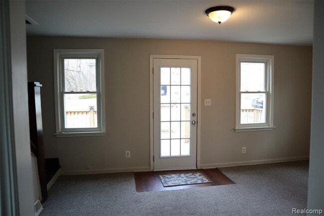 Photo - 604 Trombley Rd