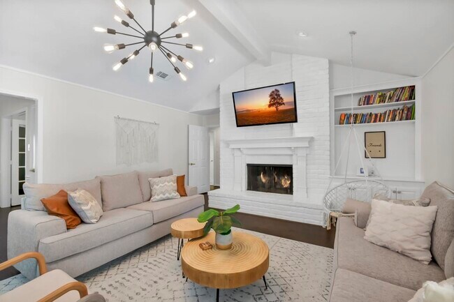 Photo - 15309 Glamorgan Dr