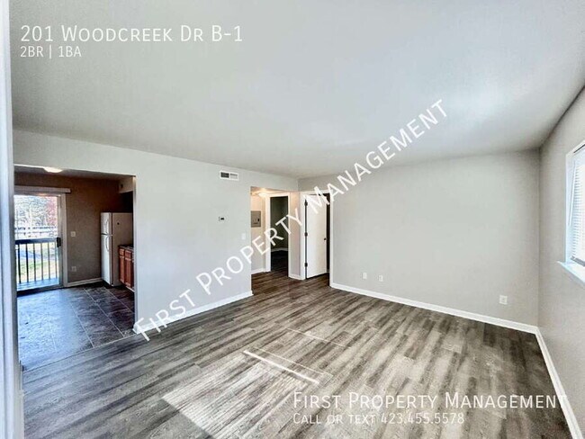 Photo - 201 Woodcreek Dr