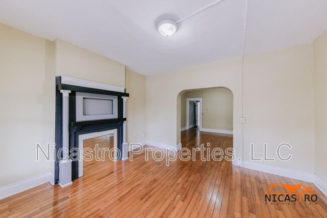 Photo - 138 E 11th Ave