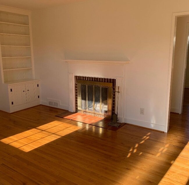 Photo - Charming three-bedroom in Irving Park area