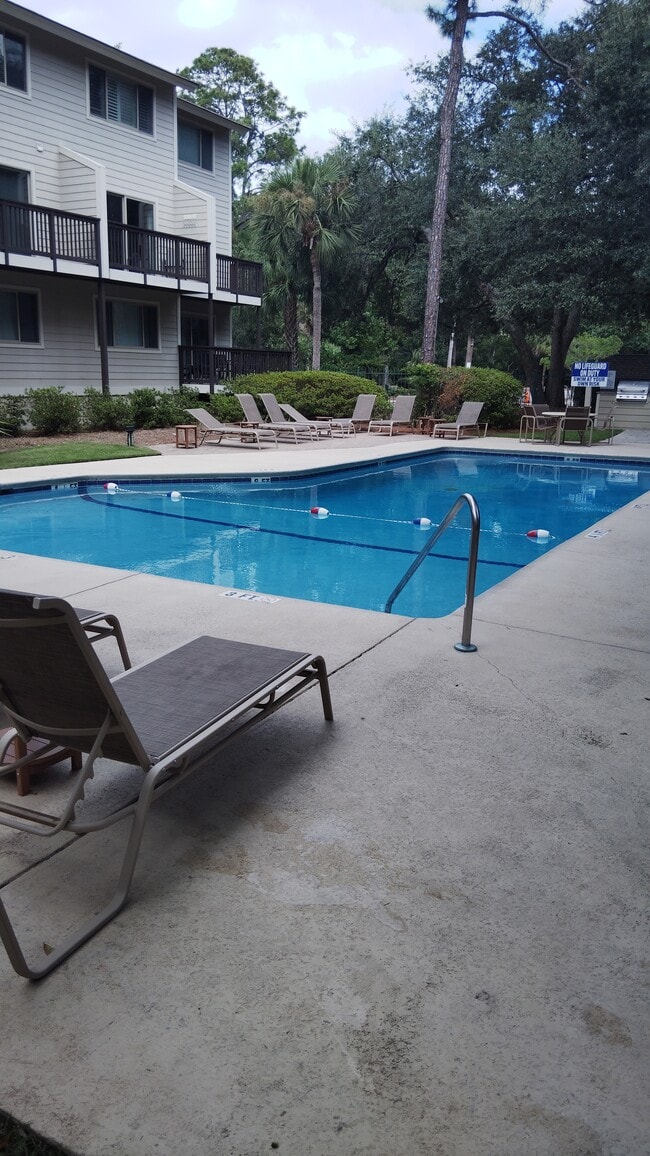 Building Photo - 1 Tanglewood Dr Unit Sound end location Rental