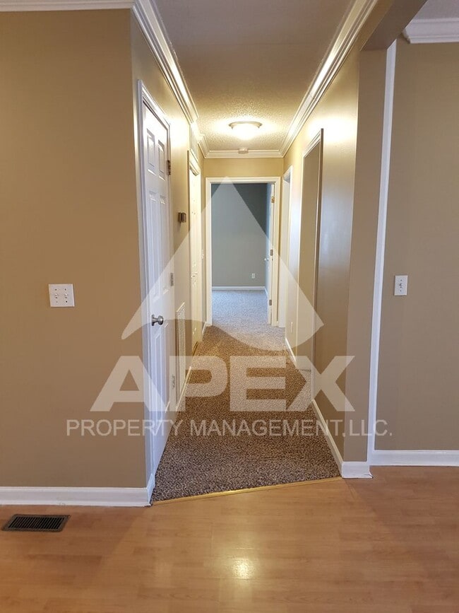 Photo - MOVE-IN SPECIAL, $1 RENT!! - NICE 3 Bd | 2... Unidad 1841-126