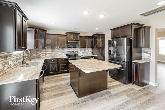 Photo - 413 Thoroughbred Dr