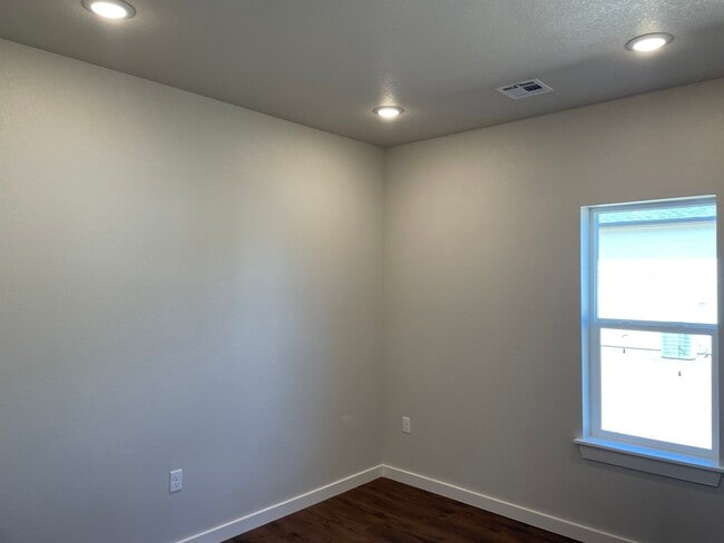 Photo - 429 Grantham Ave