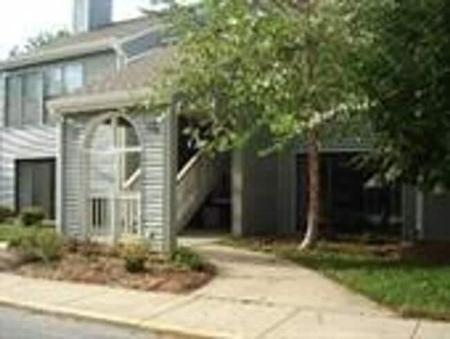 Building Photo - Cozy 1 bed in OP!