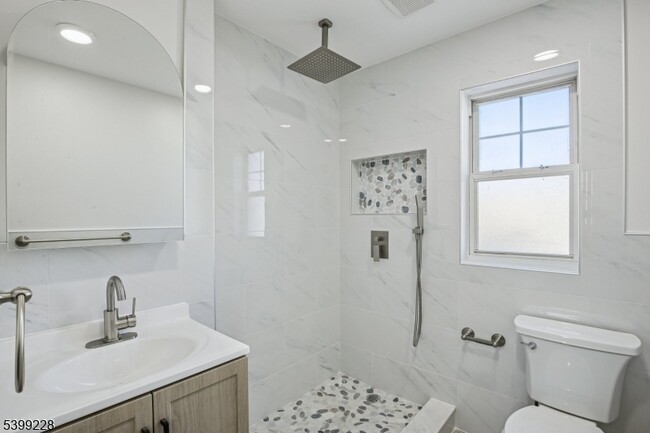 Photo - 234 Willow Ave