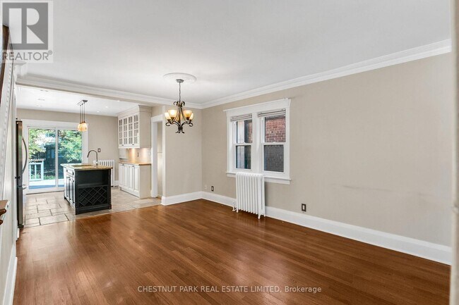 Photo - 484 Merton St
