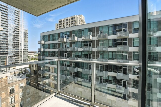 Photo - 1335 S Wabash Ave