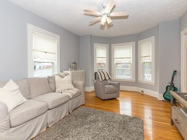 3 Isabella St