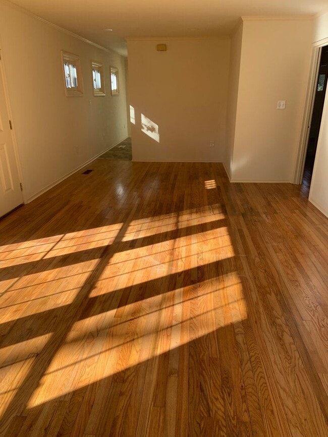 Photo - 3 Bedroom House with Private Backyard