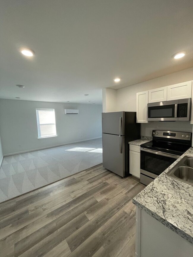 Photo - 413 E Doxey St