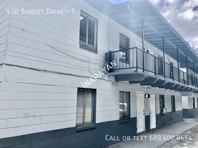 2/1 Remodeled apartment. Available Now. - 2/1 Remodeled apartment. Available Now. Unit 5